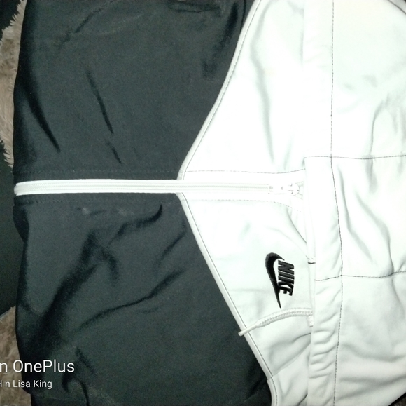 Nike Hooded Running Jacket - Picture 1 of 4